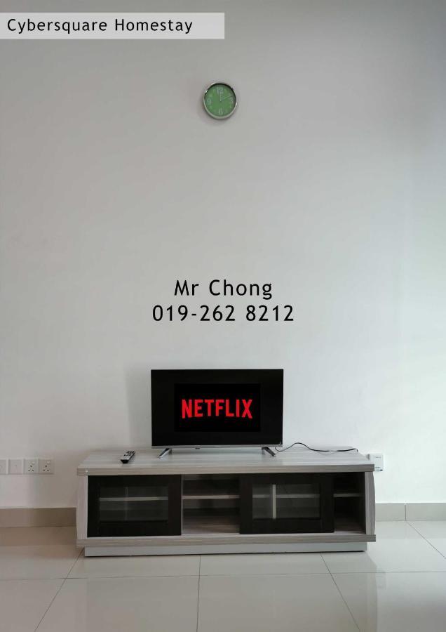 סיברג'איה Cybersqaure Studio Suites With Netfilx @10 Min Walking Distance To Mcd מראה חיצוני תמונה